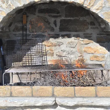 George וילה Chrousa