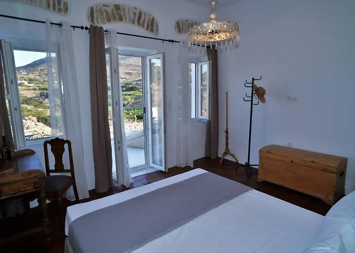 George Villa Chrousa