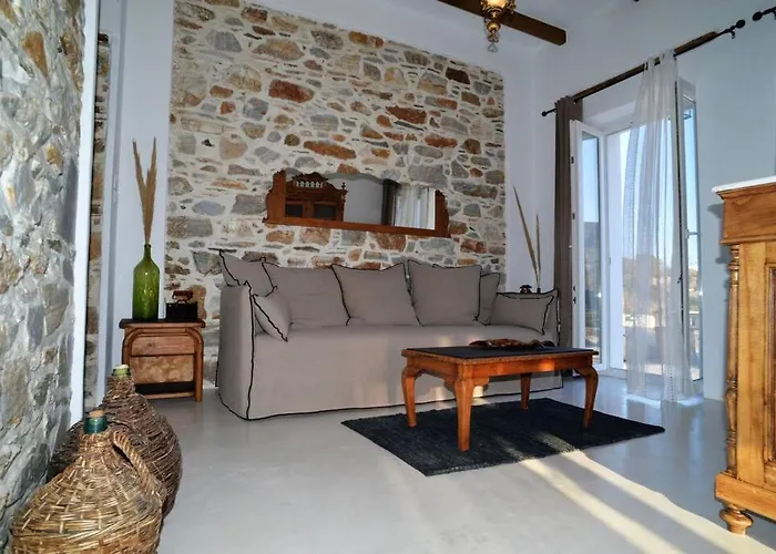 George Villa Chrousa